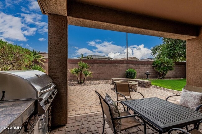 Building Photo - 7657 S Debra Dr
