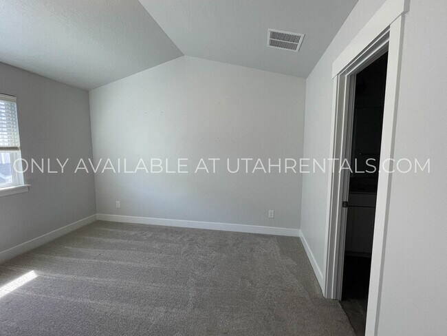 Building Photo - 4237 W 2010 N