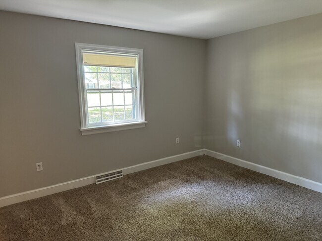 Building Photo - 7238 Bellspring Dr