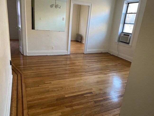 Building Photo - 5206 Skillman Ave
