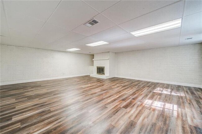 Building Photo - 2794 Nathan Ct SW