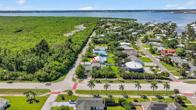 Building Photo - 2025 Jimmy Buffett Mem Hwy