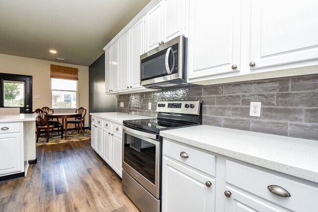 Building Photo - 87 Blue Creek Pl