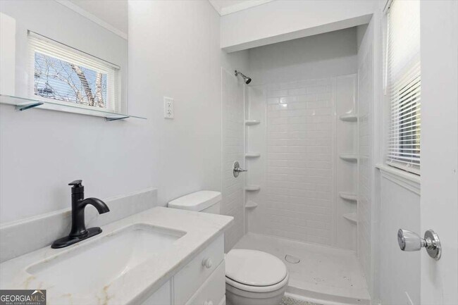 Building Photo - 2815 Carolyn Dr