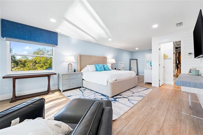 Building Photo - 2500 Monterey St