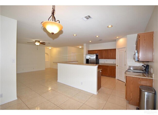 Building Photo - 4410 Santa Fabiola St
