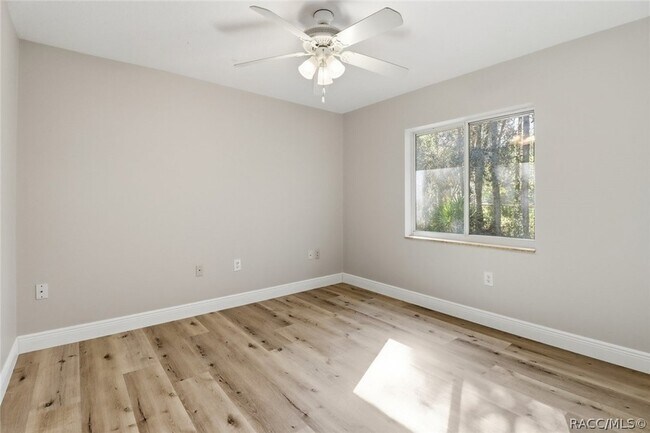 Building Photo - 8520 N Elkcam Blvd