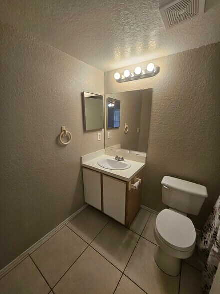 Building Photo - 2213 Grand Cayman Ct