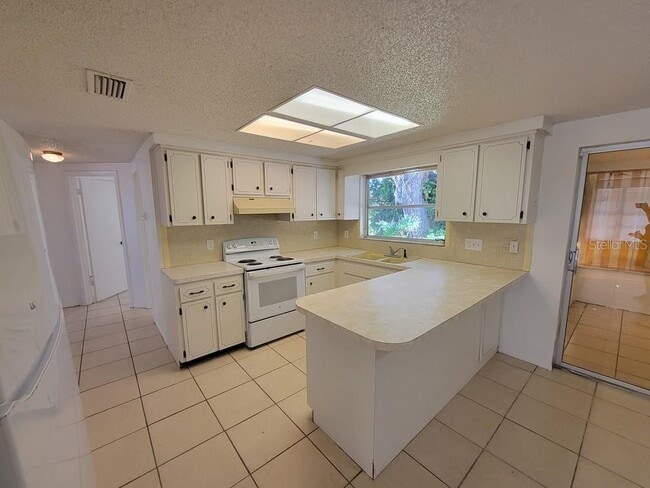 Building Photo - 7221 Stone Rd