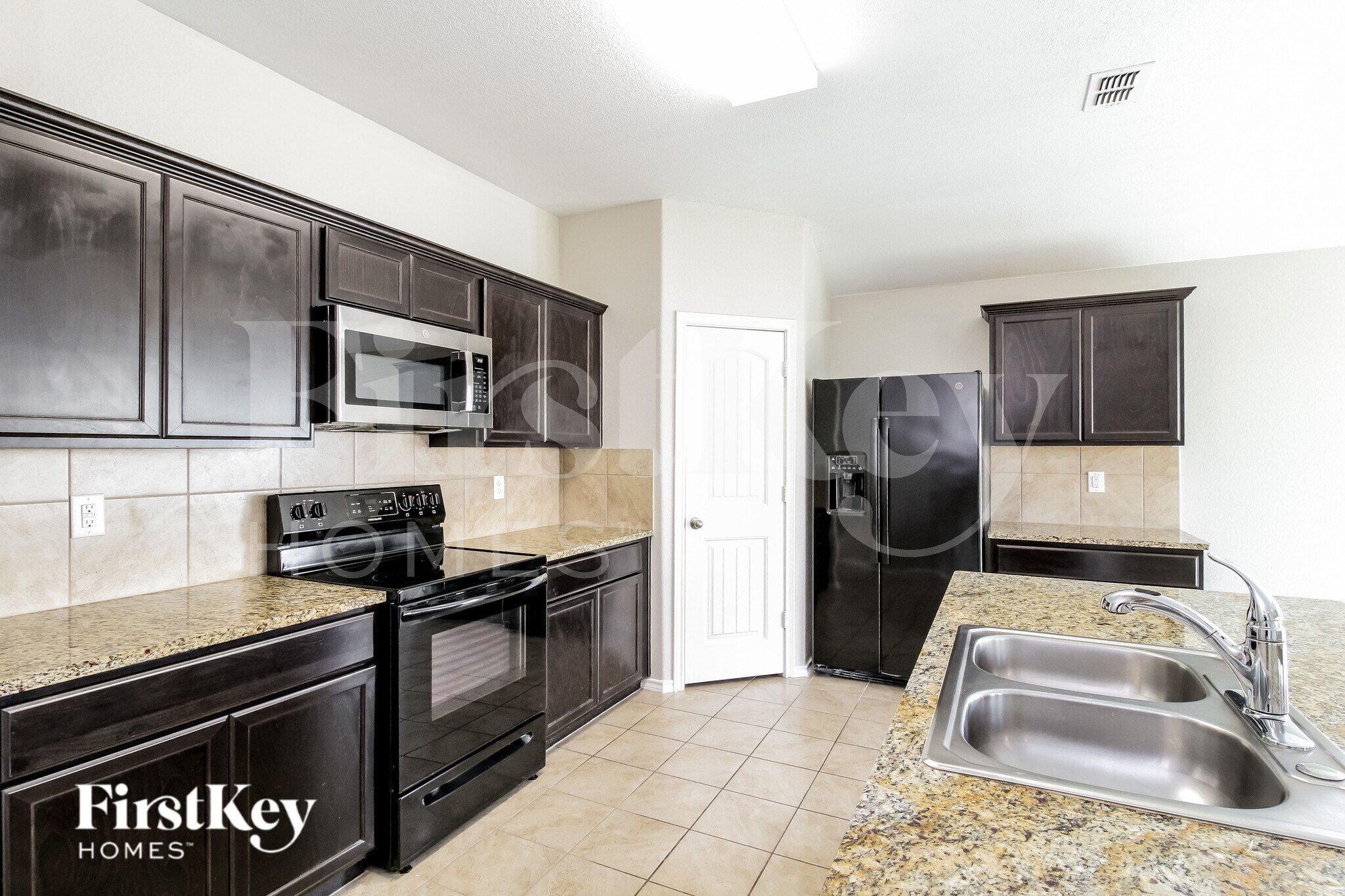 Building Photo - 303 Preakness Ln