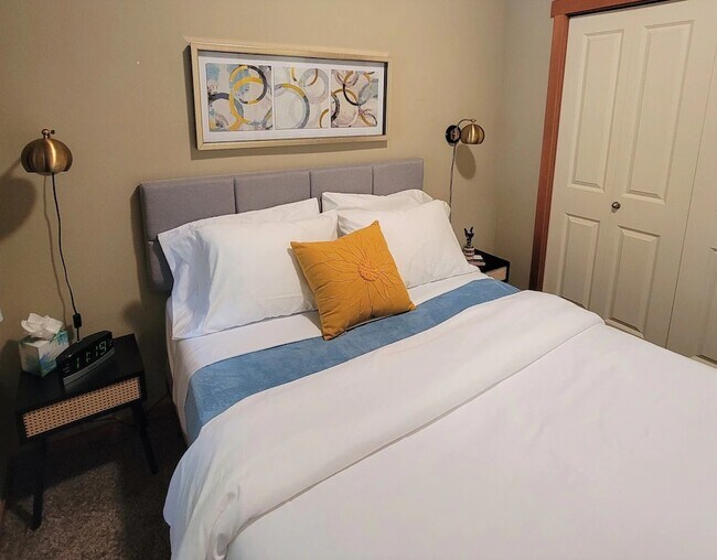 Bedroom - 2411 Peabody St