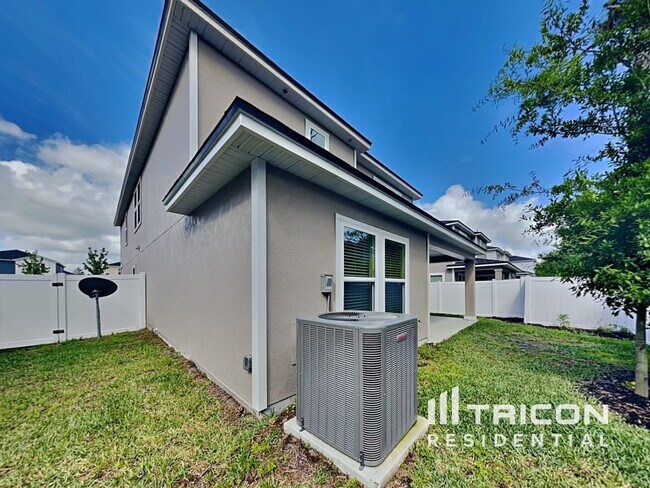 Building Photo - 10260 Old Dixie Hwy