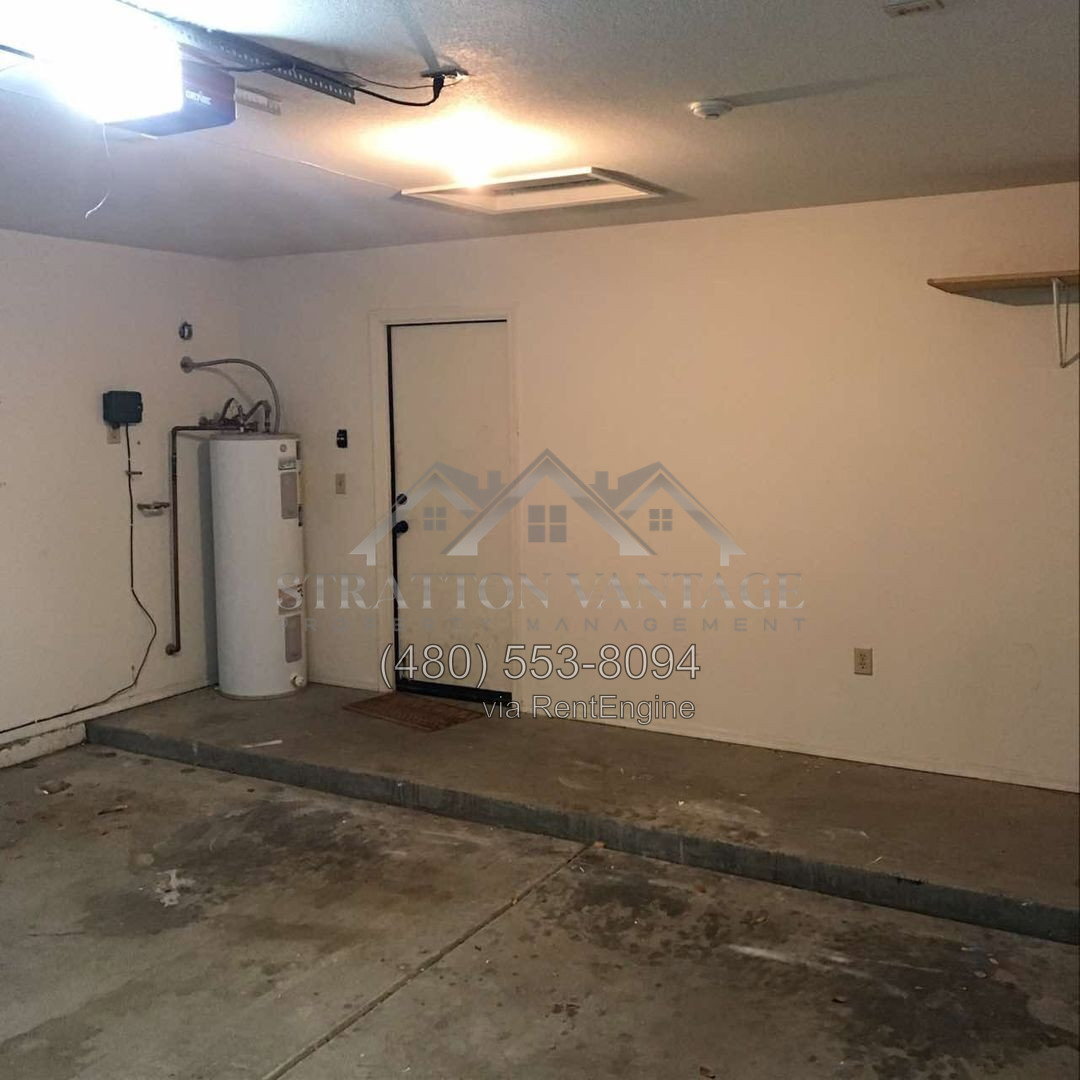 Building Photo - 16828 S 13th Way