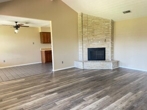 Building Photo - 210 Tara Plantation Dr