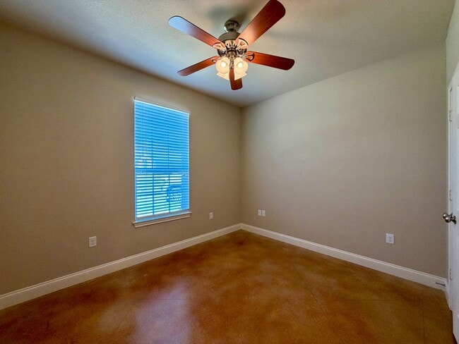 Building Photo - 2941 Savannah Ct