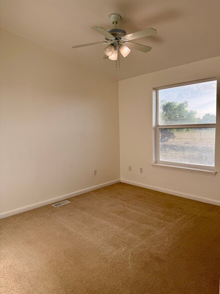Building Photo - 12884 N Jack Tone Rd