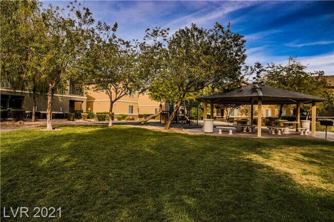 Building Photo - Beautiful townhouse for Rent!