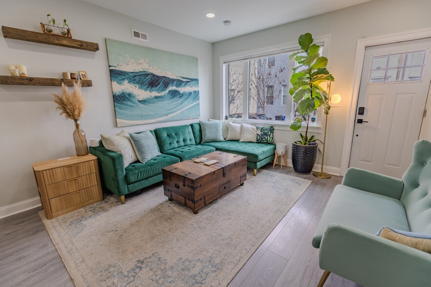 Building Photo - 1828 Hoffman St