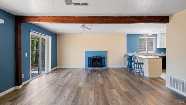 Building Photo - 1661 California Dr