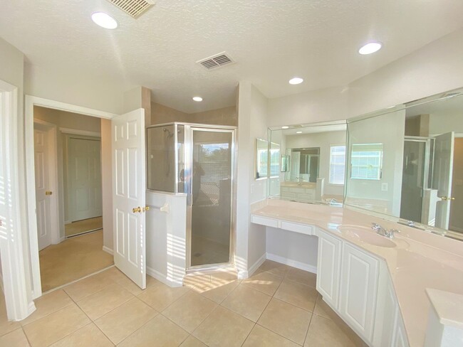 Building Photo - 3113 Curving Oaks Way