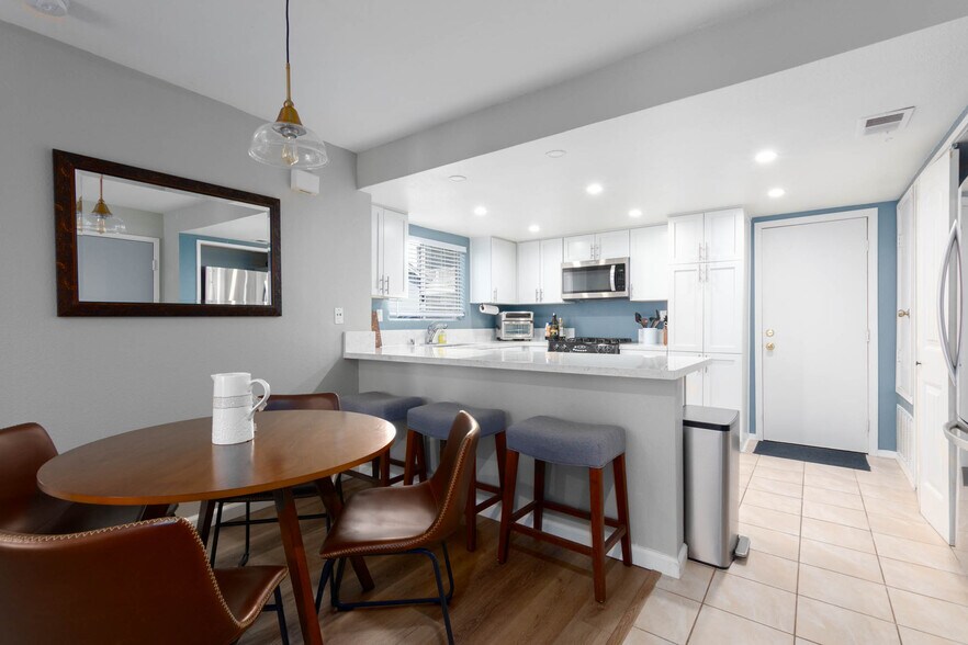 Building Photo - 106 Mangano Cir