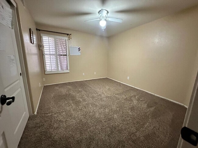 Building Photo - 3251 W Vista Bonita Dr