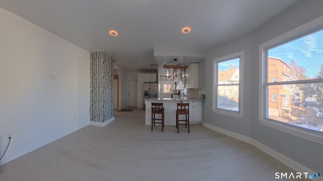 Building Photo - 75 Richardson St