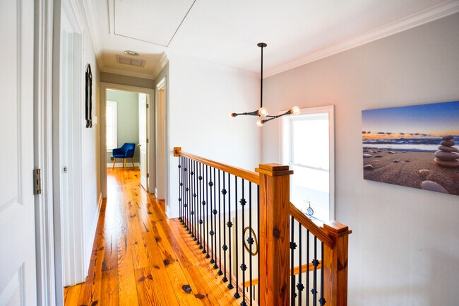 Building Photo - Fully Furnished Home in Downtown Charleston