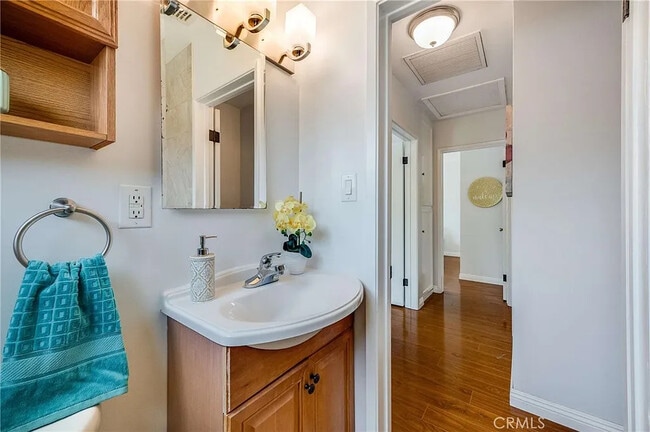 Building Photo - 7026 Schroll St