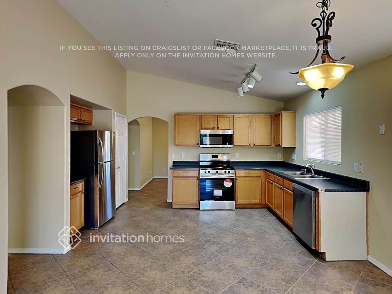 Building Photo - 22059 W Solano Dr