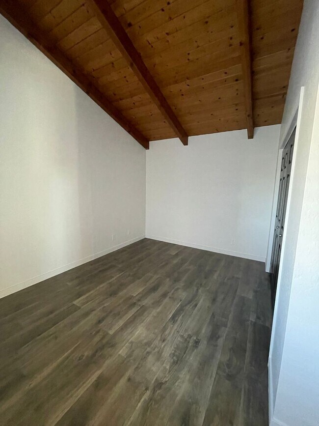 Building Photo - 3 Bed 3 Bath Ridgemark Home - Golf Course ...