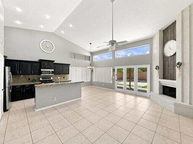 Building Photo - 4 Bedroom Home in the Heart of Ahwatukee for Rent