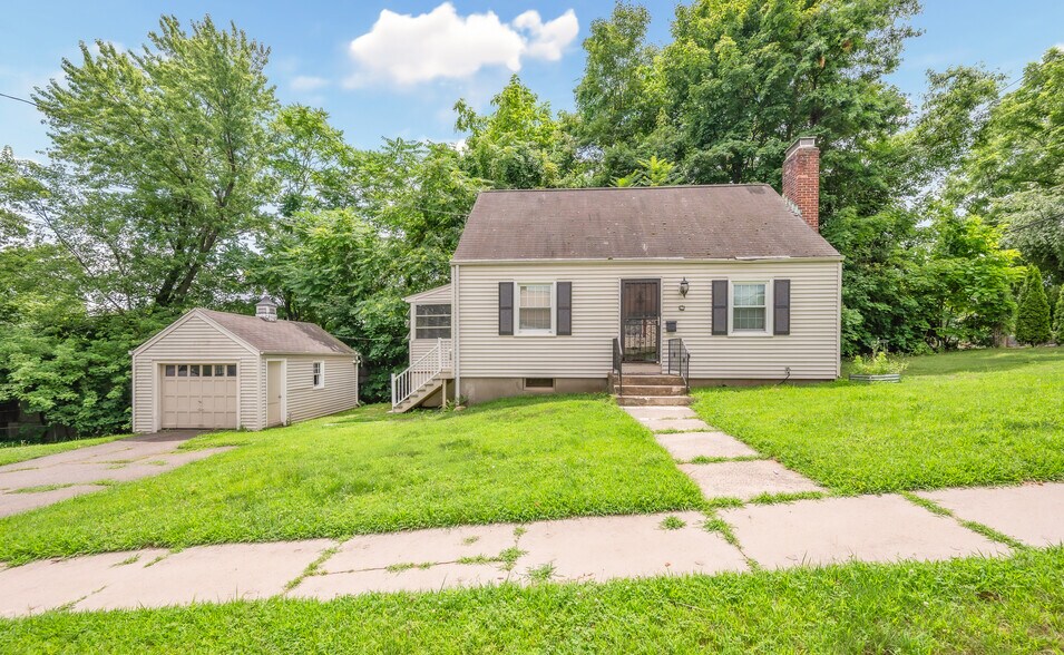 Primary Photo - 155 Saint Charles St