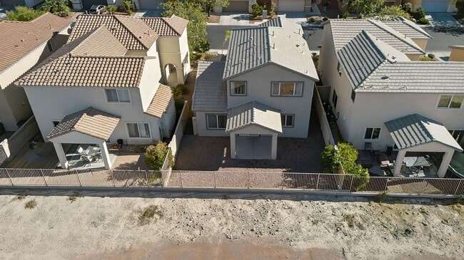 Building Photo - GOLF COURSE VIEWS AT SILVERSTONE RANCH (CENTENNIAL) - 2-STORY 3-BEDROOM HOUSE!