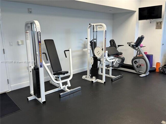 Building Photo - 5900 Collins Ave