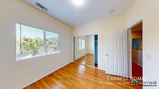 Building Photo - 20300 Vanowen St
