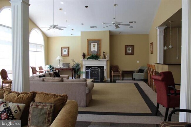 Building Photo - Palazzo at Park Center Top floor 2 bedroom condo