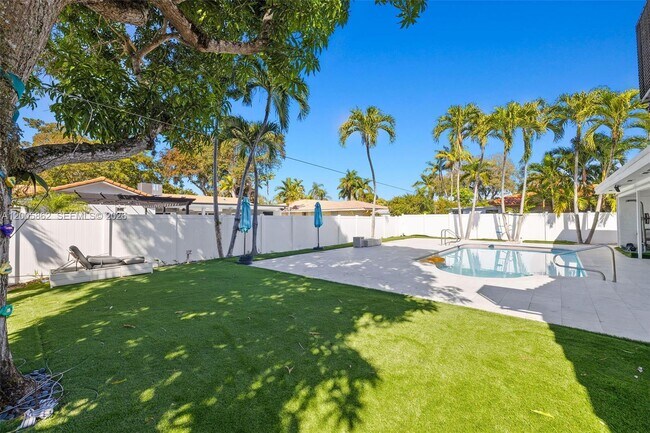 Building Photo - 3460 N 46th Ave