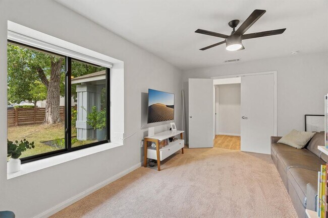 Building Photo - 314 Wood Bine Dr