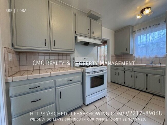 Primary Photo - 3 bed & 2 bath home in EAST side Long Beach