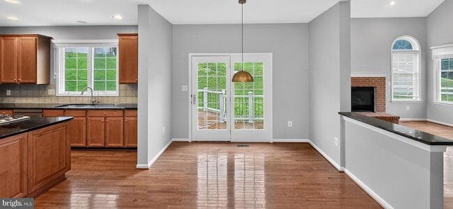 Building Photo - 6933 Sandy Creek Ct