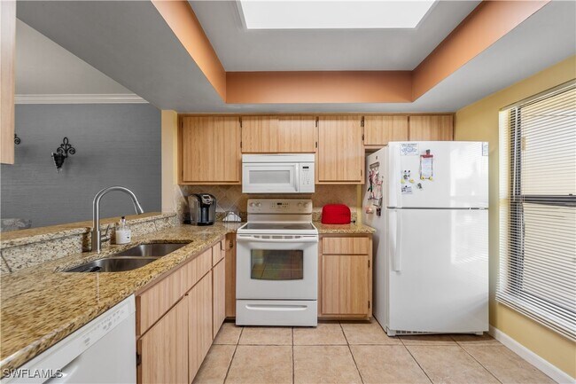 Building Photo - 8287 Charter Club Cir