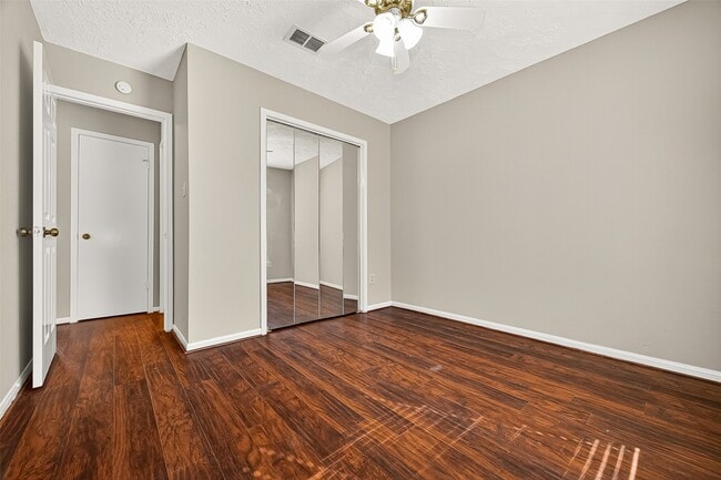 Building Photo - 9022 Wilcrest Dr