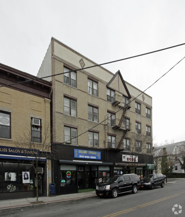 Building Photo - 110-114 Lake Ave