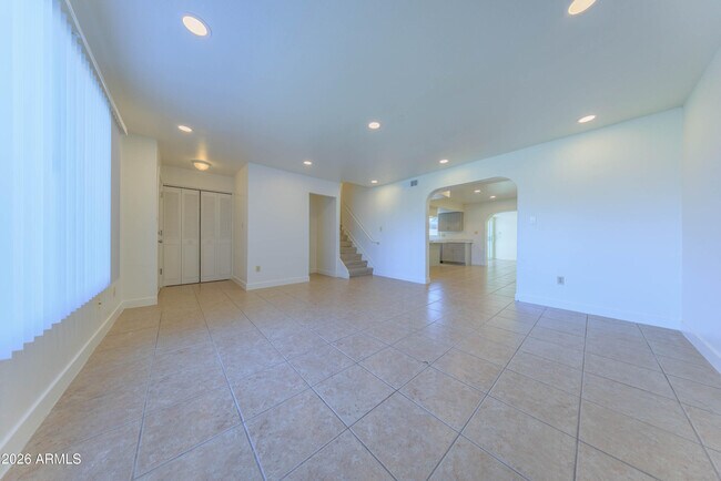 Building Photo - 4558 N 15th Ave