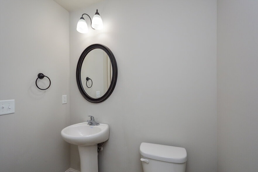 Building Photo - 1100 Jury Ct