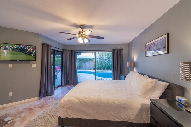 Building Photo - 6802 E Ludlow Dr