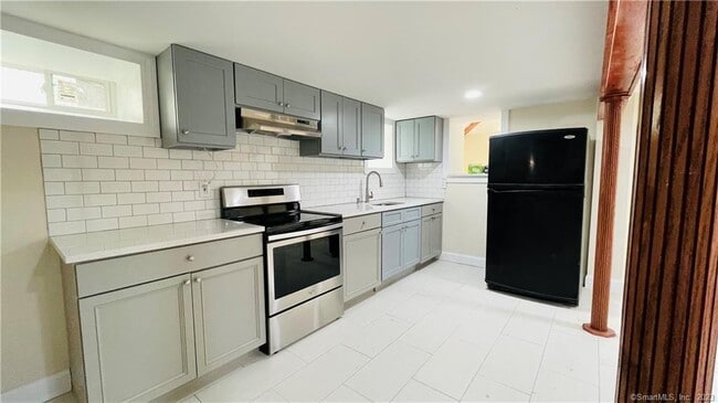 Building Photo - 31 Brainerd Rd