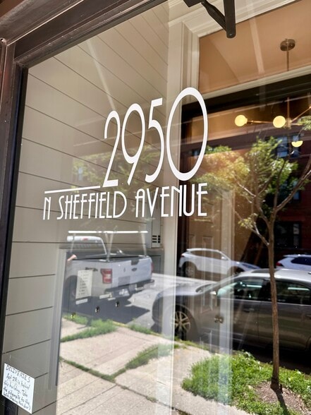Building Photo - 2950 N Sheffield Ave