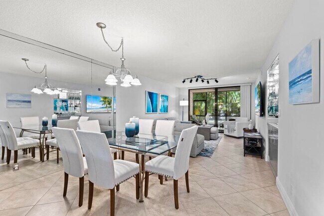 Building Photo - 600 Egret Cir